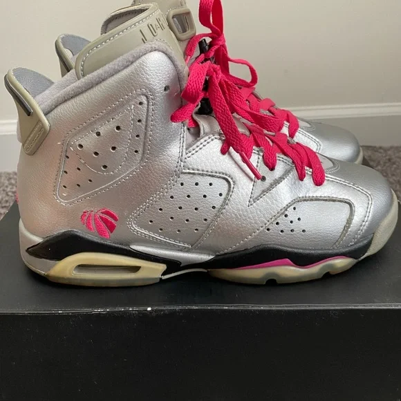 Air Jordan 6 Retro Metallic Silver/Pink/Black Youth size 5.5 - Picture 1 of 8